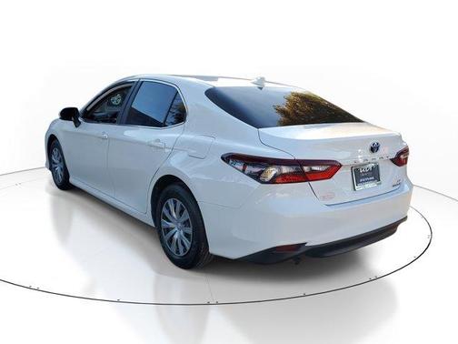 2022 Toyota Camry Hybrid LE