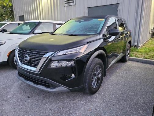 Black 2022 Nissan Rogue S