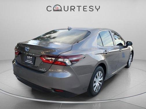 2022 Toyota Camry Hybrid LE