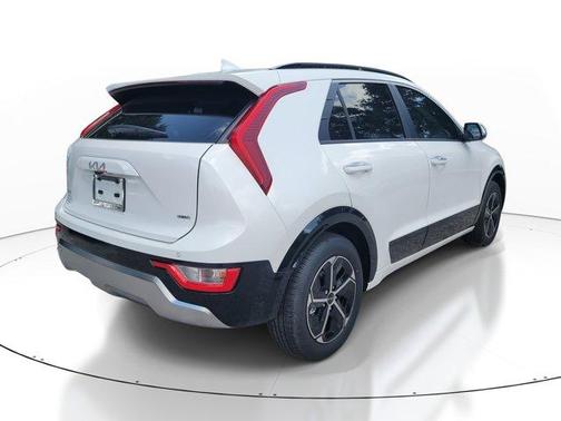 2025 Kia Niro SX