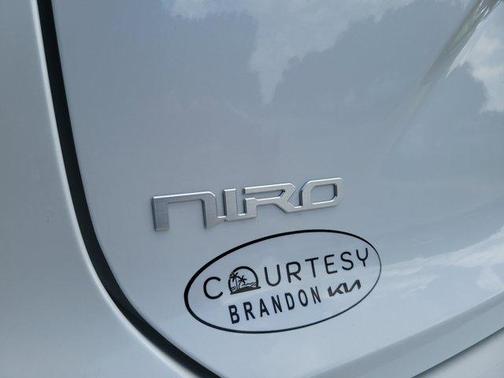2025 Kia Niro SX
