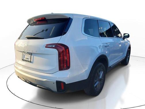 2024 Kia Telluride LX