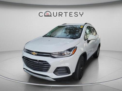 Summit White 2021 Chevrolet Trax LT