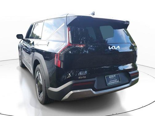 2026 Kia EV9 Light Long Range