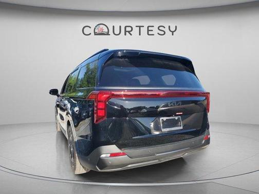 2026 Kia Carnival SX