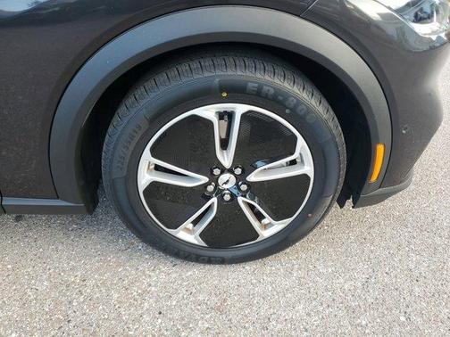 2022 Ford Mustang Mach-E Select