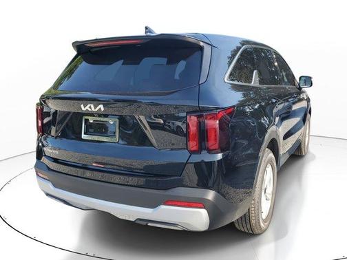 2025 Kia Sorento LX