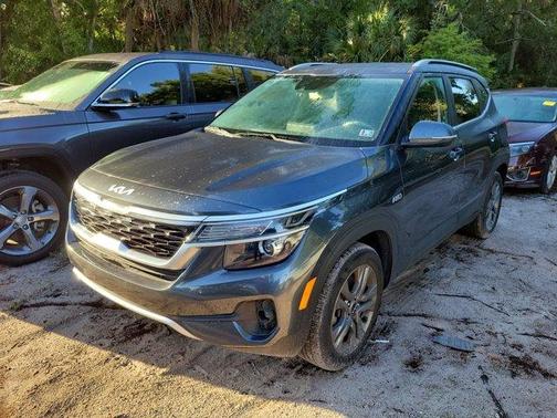 Gravity Gray 2023 Kia Seltos S