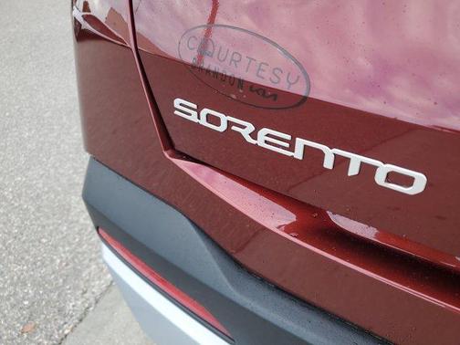 2025 Kia Sorento LX
