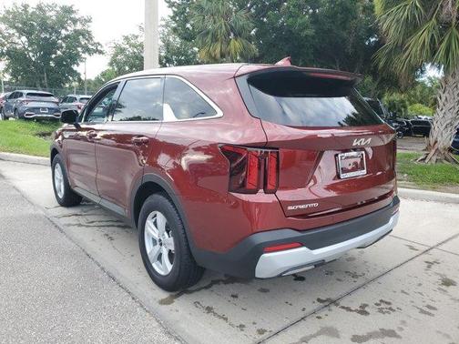 2025 Kia Sorento LX