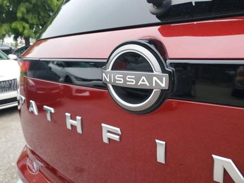 2022 Nissan Pathfinder Platinum