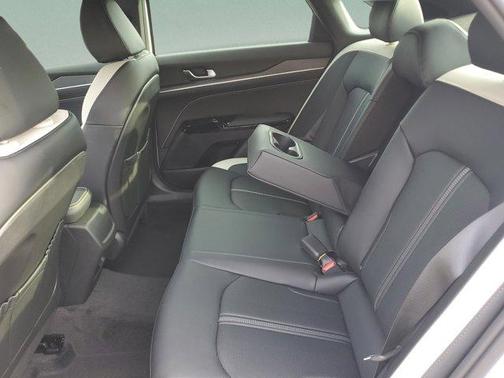 Snow White Pearl 2026 Kia K5 GT-Line
