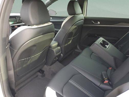 Snow White Pearl 2026 Kia K5 GT-Line