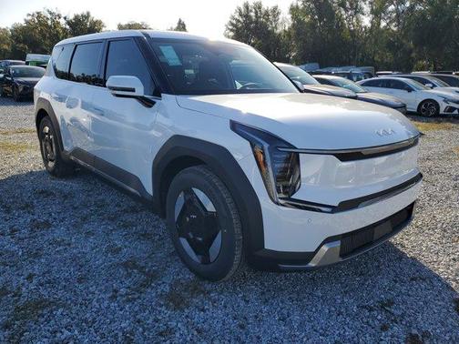 2026 Kia EV9 Light Long Range