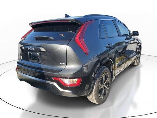 2025 Kia Niro SX