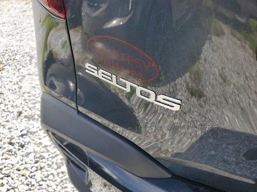 2025 Kia Seltos EX