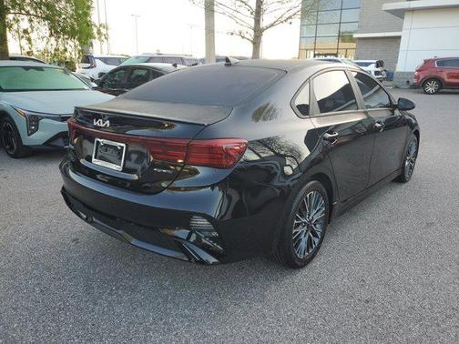 Aurora Black 2022 Kia Forte GT-Line