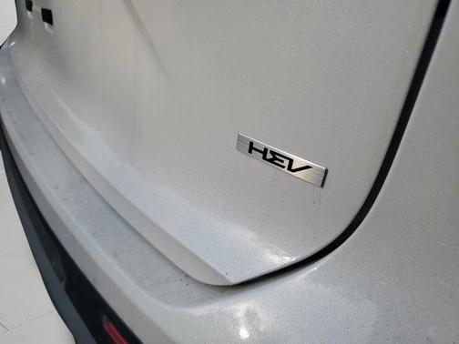 Snow White Pearl 2026 Kia Niro LX