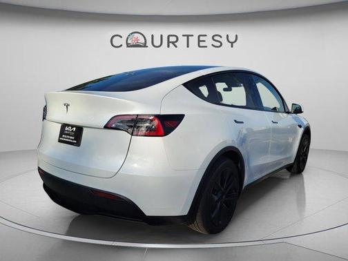 Pearl White Multi 2025 Tesla Model Y Long Range