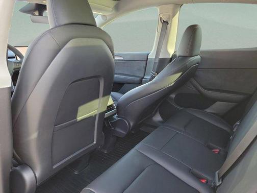 Pearl White Multi 2025 Tesla Model Y Long Range