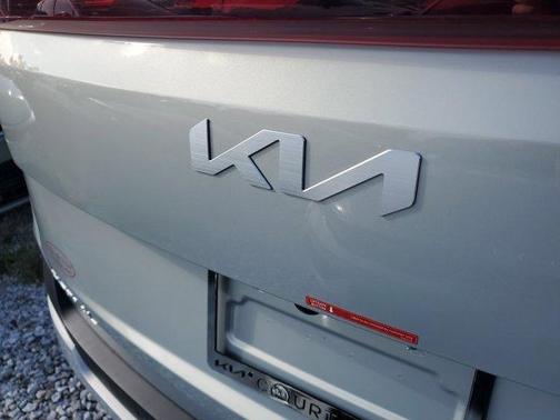2025 Kia Carnival EX