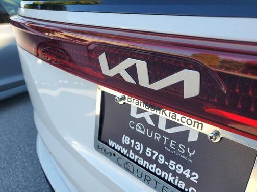 2024 Kia Carnival SX