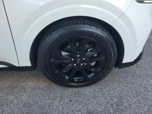 2024 Kia Carnival SX