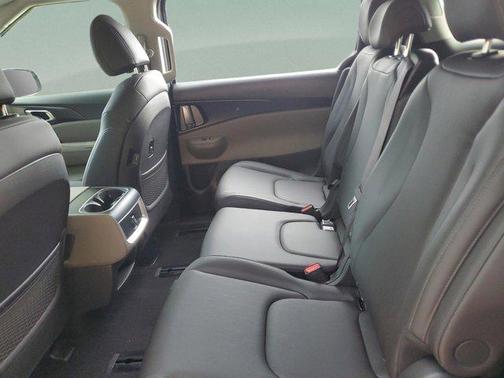 Metal 2026 Kia Carnival LXS
