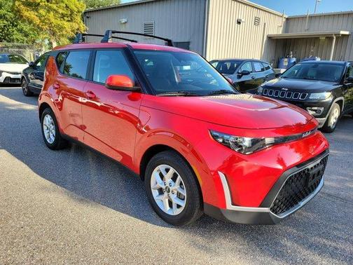 Inferno Red 2023 Kia Soul LX