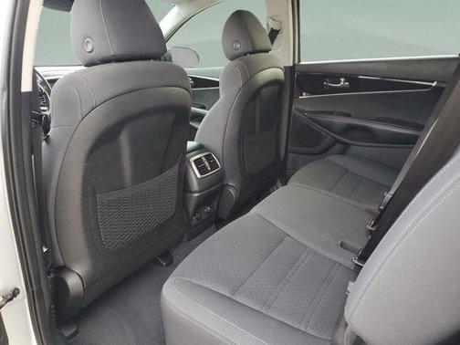 2019 Kia Sorento S