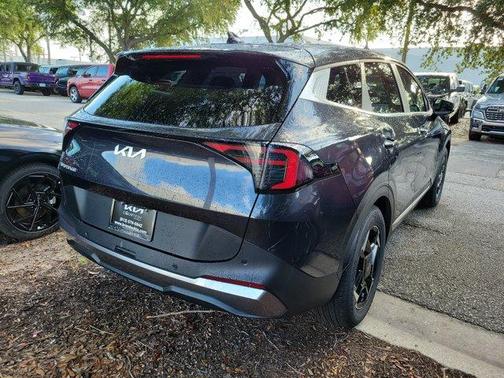Metal 2027 Kia Sportage EX