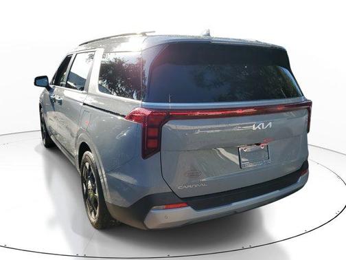 2025 Kia Carnival EX