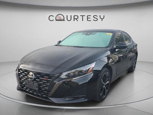 Black 2023 Nissan Altima 2.5 SR