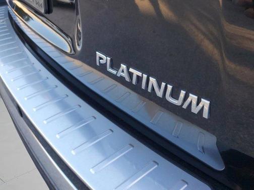 2020 Nissan Pathfinder Platinum