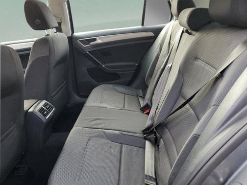 2016 Volkswagen Golf TSI S 4-Door