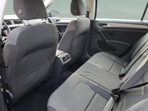 2016 Volkswagen Golf TSI S 4-Door