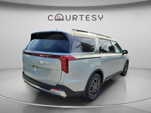 Ivory Silver 2025 Kia Carnival SX