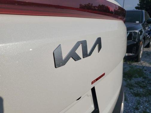 2025 Kia Carnival EX