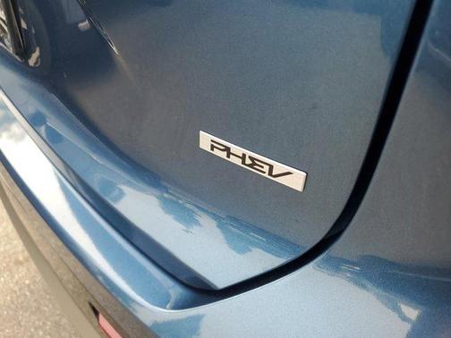 2024 Kia Niro Plug-In Hybrid SX Touring