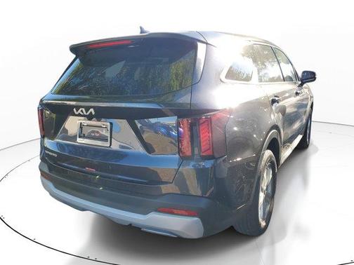 2025 Kia Sorento LX