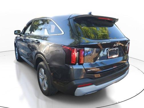 2025 Kia Sorento LX