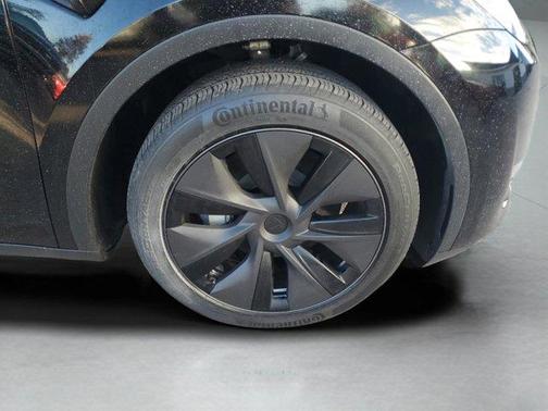 2025 Tesla Model Y Long Range