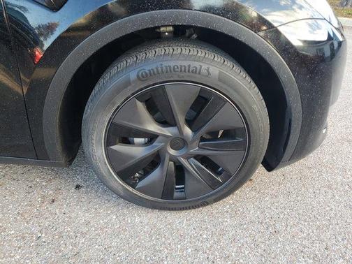 2025 Tesla Model Y Long Range