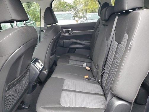 2025 Kia Sorento LX