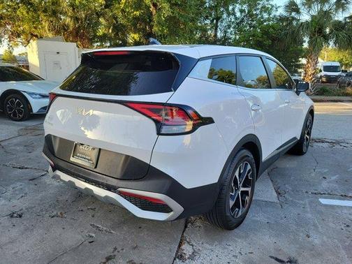 Glacial White Pearl 2023 Kia Sportage EX