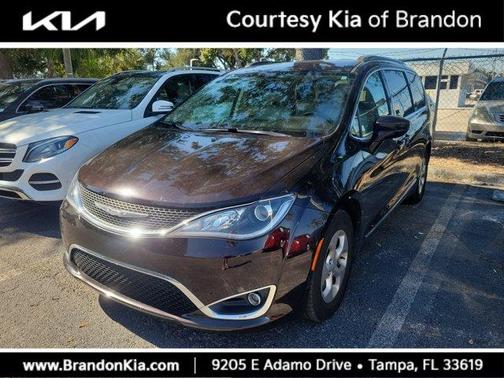 2017 Chrysler Pacifica Touring-L Plus