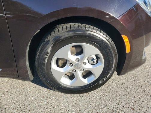 2017 Chrysler Pacifica Touring-L Plus