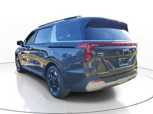2025 Kia Carnival EX