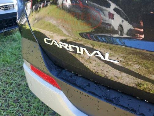 2025 Kia Carnival EX