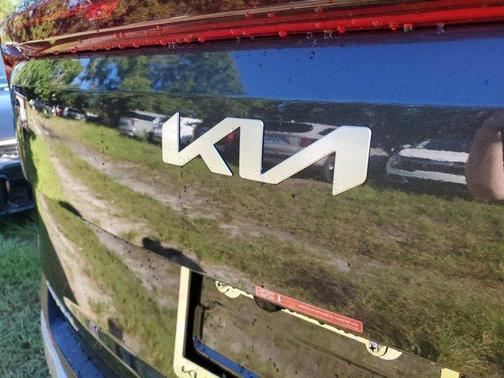 2025 Kia Carnival EX